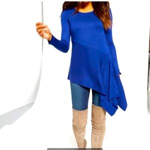 Asymmetrical Flounce-Hem Sweater Medium size Regular